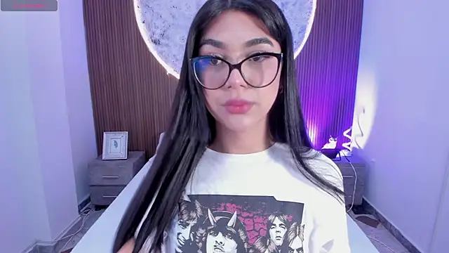 RoseCassie online show from 12-20-25, 01:18