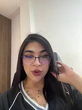 RoseCassie online show from 02-20-26, 02:17