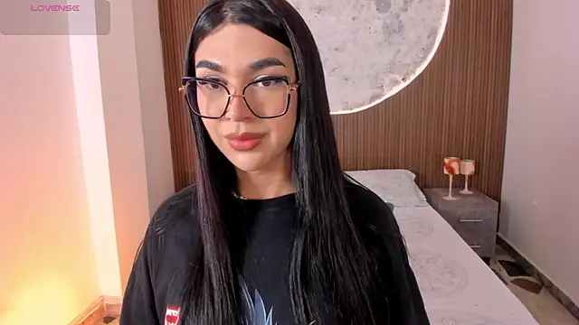 RoseCassie online show from 04-11-26, 03:16