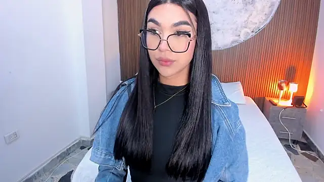 RoseCassie online show from 04-27-26, 01:09