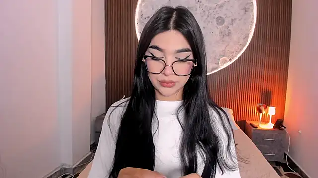 RoseCassie online show from 04-28-26, 01:05