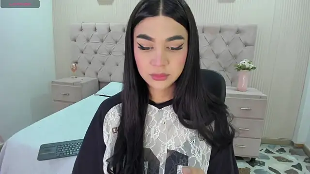 RoseCassie online show from 04-29-26, 01:48