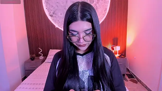 RoseCassie online show from 06-19-26, 01:48