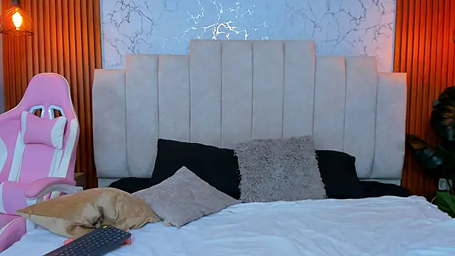 AinaraJimenez online show from 02-20-25, 06:06