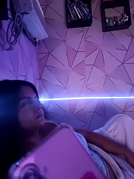 ppatriciarabello online show from 04-25-26, 01:25