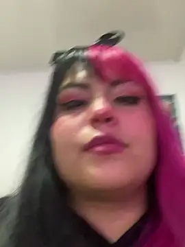 Snapshot of Pinky-Flower chatting on 01-04-25, 12:59 Pinky-Flower online show from 01-04-25, 12:59