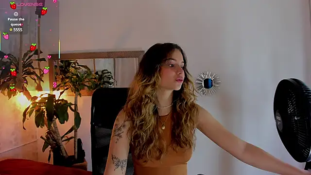 Snapshot of hinata_itachi chatting on 03-06-25, 10:15 hinata itachi online show from 03-06-25, 10:15