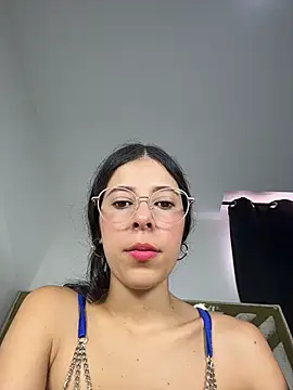 evaFiore online show from 06-18-26, 07:40