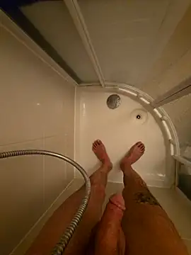 Snapshot of Kingqueen696 chatting on 12-17-25, 11:27 Kingqueen696 online show from 12-17-25, 11:27