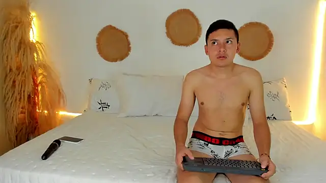 TifannyRossiii online show from 02-11-26, 01:54