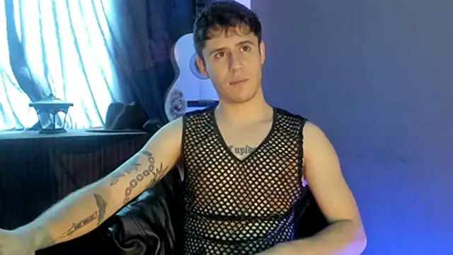 Snapshot of Antonello_Vannucci chatting on 11-24-25, 02:50 Antonello Vannucci online show from 11-24-25, 02:50