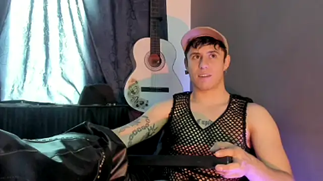 Snapshot of Antonello_Vannucci chatting on 12-05-25, 03:30 Antonello Vannucci online show from 12-05-25, 03:30