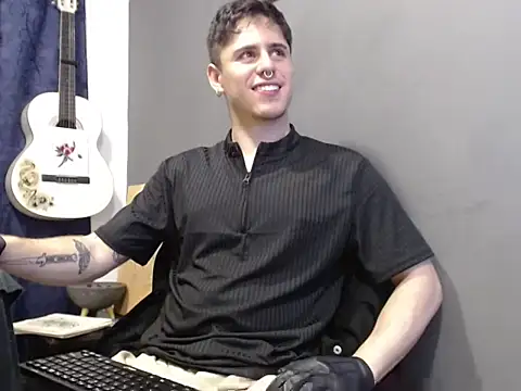 Snapshot of Antonello_Vannucci chatting on 02-07-26, 10:57 Antonello Vannucci online show from 02-07-26, 10:57