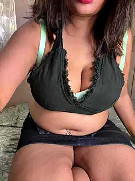 Snapshot of honeyboobies7249 chatting on 11-13-25, 05:12 honeyboobies7249 online show from 11-13-25, 05:12