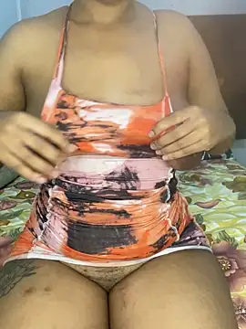 Snapshot of beverlyxxxx chatting on 01-21-25, 06:45 beverlyxxxx online show from 01-21-25, 06:45