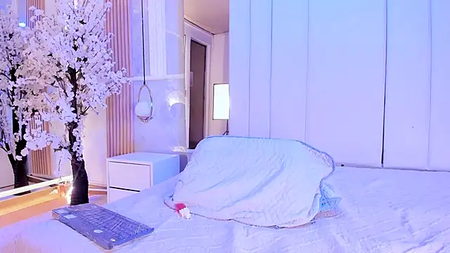 salomebenz online show from 04-28-26, 09:53