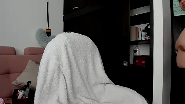 lizzie c online show from 12-20-25, 02:35