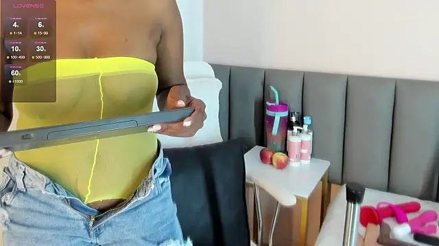 Snapshot of celeste_smmith_ chatting on 03-01-25, 03:43 celeste smmith online show from 03-01-25, 03:43