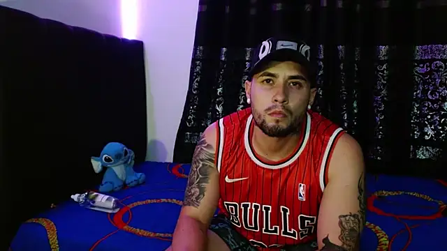 Snapshot of miia-liiam chatting on 01-07-26, 05:32 miia-liiam online show from 01-07-26, 05:32