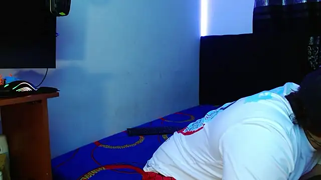 Snapshot of miia-liiam chatting on 01-11-26, 06:51 miia-liiam online show from 01-11-26, 06:51