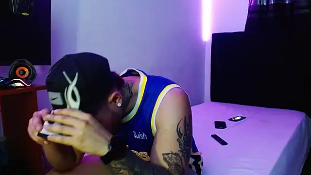 Snapshot of miia-liiam chatting on 02-01-26, 06:45 miia-liiam online show from 02-01-26, 06:45