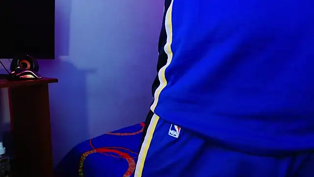 Snapshot of miia-liiam chatting on 02-12-26, 06:19 miia-liiam online show from 02-12-26, 06:19