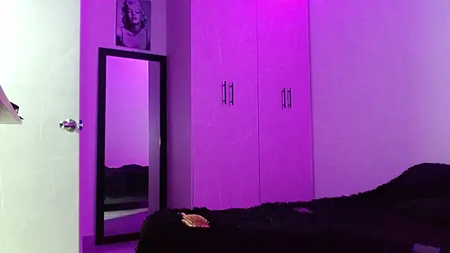 Snapshot of miia-liiam chatting on 03-06-26, 05:59 miia-liiam online show from 03-06-26, 05:59