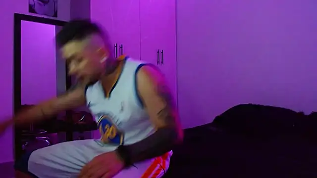 Snapshot of miia-liiam chatting on 03-11-26, 05:57 miia-liiam online show from 03-11-26, 05:57