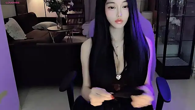 Snapshot of Irene--- chatting on 01-16-25, 12:53 Irene--- online show from 01-16-25, 12:53