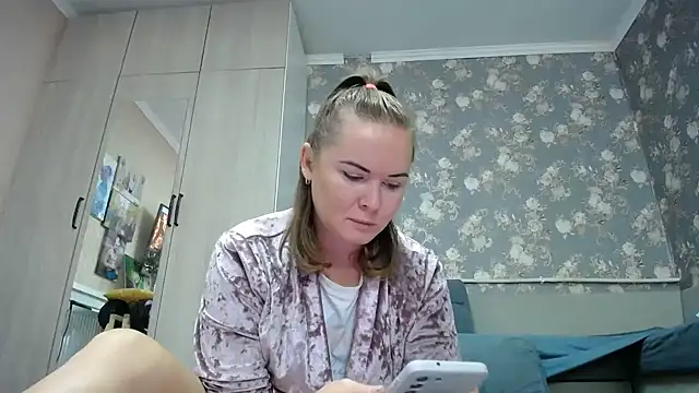 Snapshot of _Miss_Vanilla_ chatting on 09-22-25, 06:04  Miss Vanilla  online show from 09-22-25, 06:04