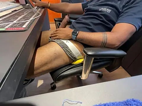 Snapshot of Nil_Talreja chatting on 02-10-26, 08:51 Nil Talreja online show from 02-10-26, 08:51