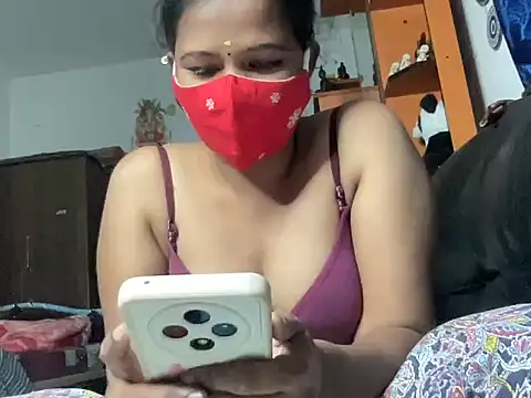 Snapshot of Tamil_Sanjana_ chatting on 12-19-25, 04:58 Tamil Sanjana online show from 12-19-25, 04:58