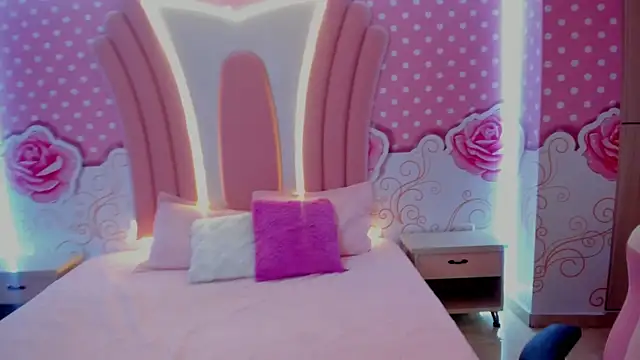 Snapshot of Lily_Martinez chatting on 01-20-25, 11:10 Lily Martinez online show from 01-20-25, 11:10