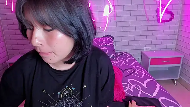 Snapshot of Lily_Martinez chatting on 02-19-25, 12:03 Lily Martinez online show from 02-19-25, 12:03