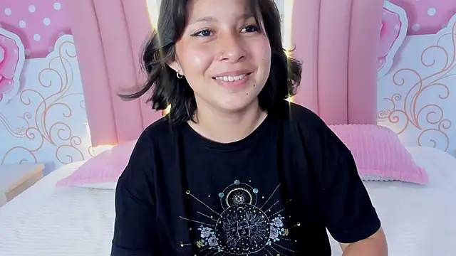 Snapshot of Lily_Martinez chatting on 03-22-25, 08:29 Lily Martinez online show from 03-22-25, 08:29