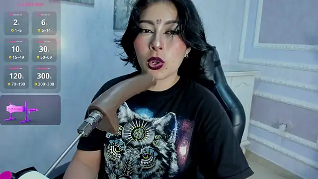 Snapshot of Lily_Martinez chatting on 11-23-25, 08:03 Lily Martinez online show from 11-23-25, 08:03