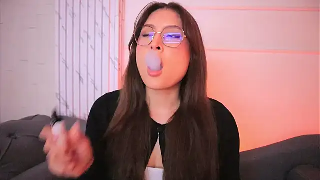 Daisha Riley online show from 12-20-25, 04:08