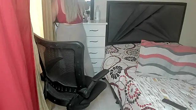 natalia5560 online show from 12-15-25, 07:07