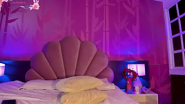 Snapshot of loladupont chatting on 02-15-25, 02:44 loladupont online show from 02-15-25, 02:44