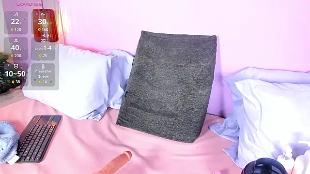 Snapshot of Little_lili19 chatting on 03-13-26, 09:10 Little lili19 online show from 03-13-26, 09:10