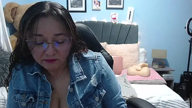 AngelRouss online show from 11-02-25, 01:30