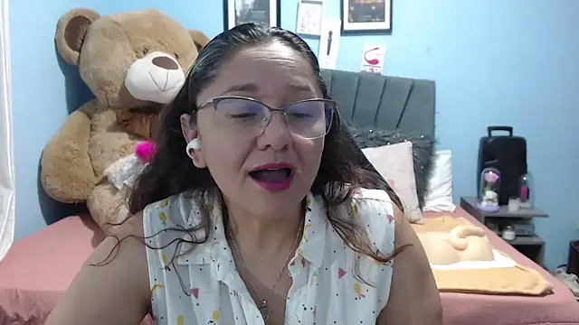 AngelRouss online show from 02-06-26, 03:11