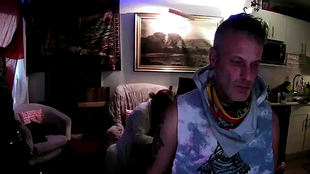 Snapshot of SilverandFox chatting on 01-21-25, 04:27 SilverandFox online show from 01-21-25, 04:27