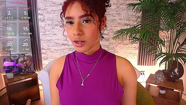 Snapshot of charlottee_white chatting on 11-13-25, 09:36 charlottee white online show from 11-13-25, 09:36