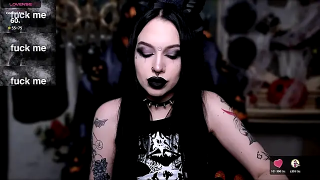 Snapshot of alexx_succubus chatting on 10-28-25, 05:59 alexx succubus online show from 10-28-25, 05:59