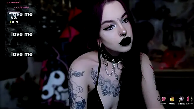 Snapshot of alexx_succubus chatting on 11-17-25, 04:29 alexx succubus online show from 11-17-25, 04:29