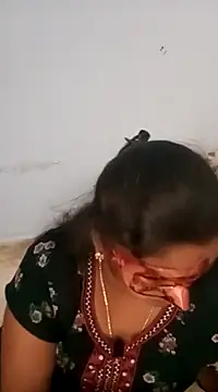 Snapshot of telugu_indhu_0001 chatting on 02-21-25, 08:40 telugu indhu 0001 online show from 02-21-25, 08:40