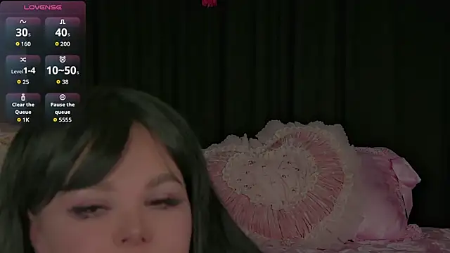 Snapshot of Marussia_luxury chatting on 02-10-26, 08:07 Marussia luxury online show from 02-10-26, 08:07