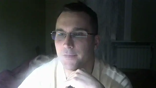 Snapshot of Sanderx chatting on 02-05-25, 11:39 Sanderx online show from 02-05-25, 11:39