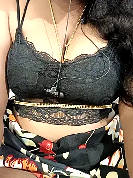 Snapshot of Tamilbigboobie chatting on 12-19-24, 06:34 Tamilbigboobie online show from 12-19-24, 06:34